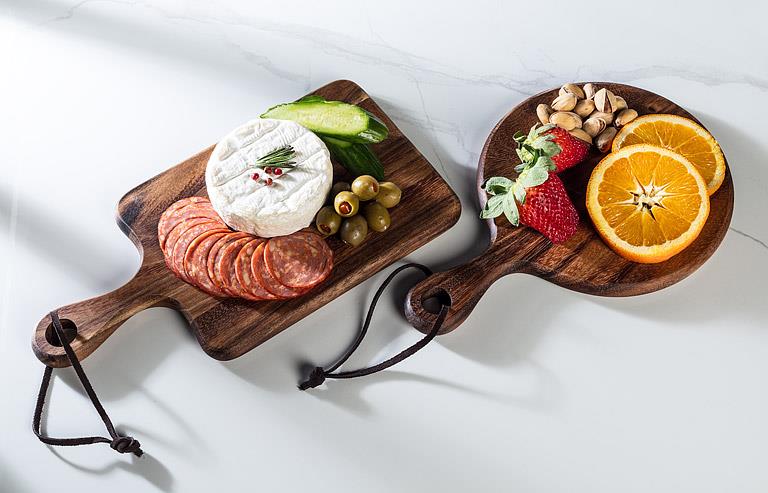 10" Round Acacia Wood Serving Board with Handle – Charcuterie & Cheese Board