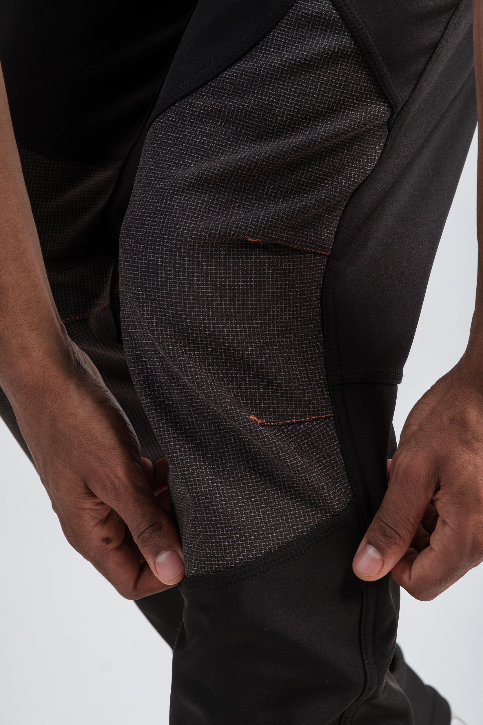 Pantalon d'aventure noir résistant à l'eau pour homme